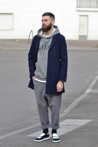 Какие водолазки носить с серым худи мужчине