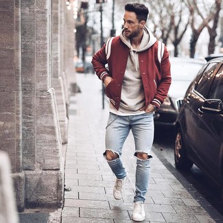 Какие университетские куртки носить с серым худи мужчине
