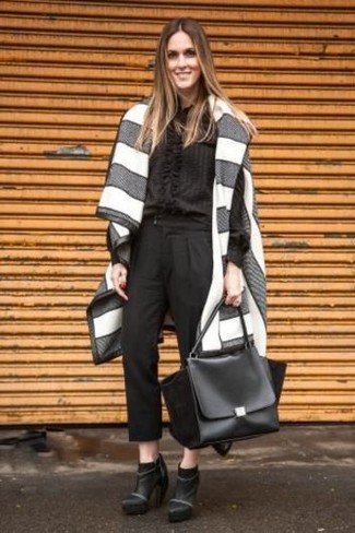 С чем носить серое пальто в горизонтальную полоску женщине