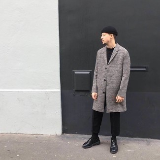 С чем носить серое длинное пальто в горизонтальную полоску