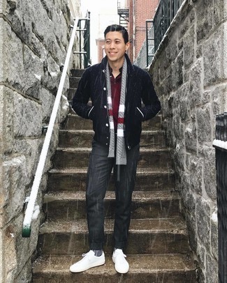 С чем носить серый шарф в горизонтальную полоску мужчине