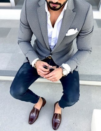 С чем носить серую куртку мужчине