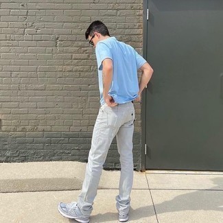 Какие кроссовки носить с серыми джинсами мужчине