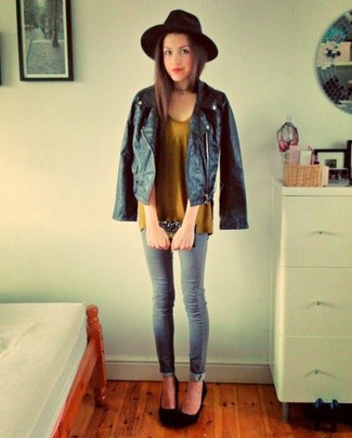 Какие косухи носить с серыми джинсами женщине