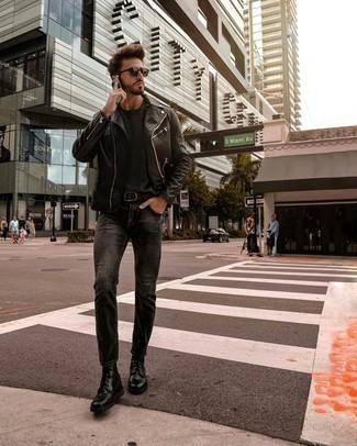 Какие косухи носить с серыми джинсами мужчине