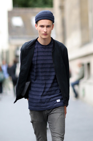 Какие бомберы носить с серыми джинсами мужчине