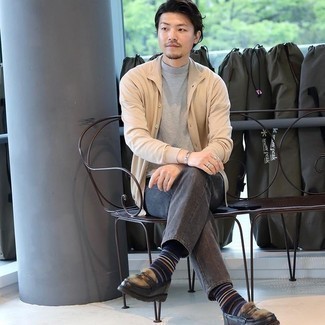 Какие кардиганы носить с серыми джинсами мужчине