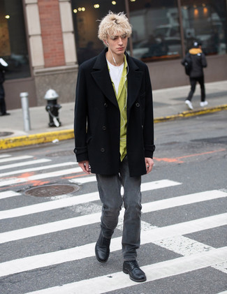 Какие повседневные ботинки носить с серыми джинсами мужчине