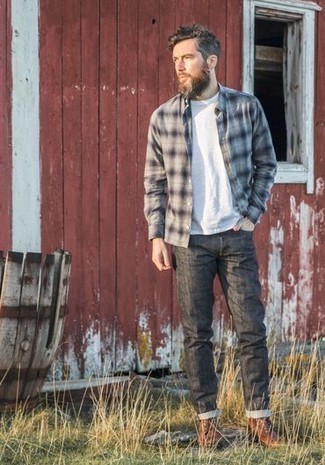 Какие повседневные ботинки носить с серыми джинсами мужчине