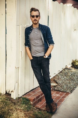 Какие джинсовые рубашки носить с серыми джинсами мужчине