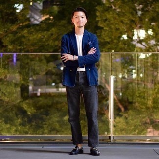 Какие двубортные пиджаки носить с серыми джинсами мужчине