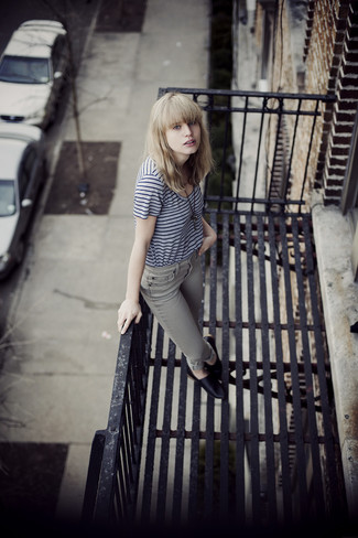 С чем носить серые джинсы женщине