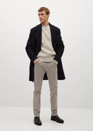 Какие длинные пальто носить с серыми джинсами