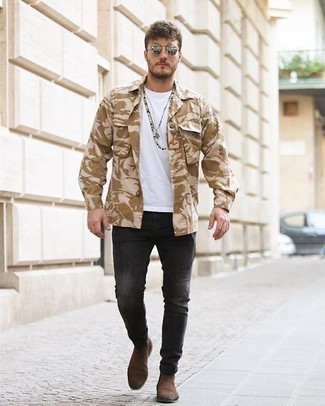 Какие куртки-рубашки носить с серыми джинсами мужчине