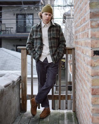 Какие куртки-рубашки носить с серыми джинсами мужчине