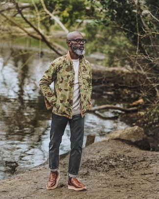 Какие свитшоты носить с серыми джинсами мужчине