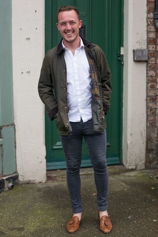 Какие лоферы с кисточками носить с серыми джинсами