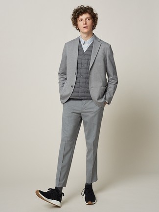 С чем носить серый вязаный пиджак мужчине