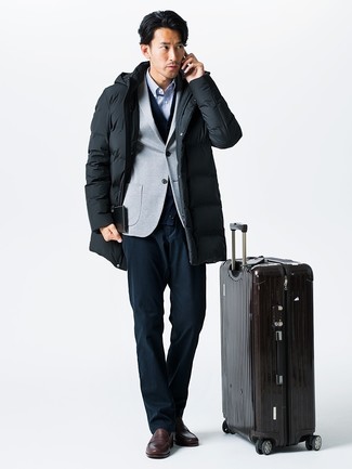 С чем носить серый вязаный пиджак мужчине