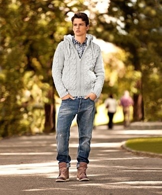 С чем носить серый вязаный худи мужчине
