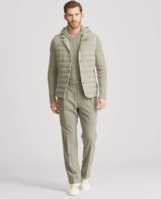 С чем носить серый вязаный худи мужчине