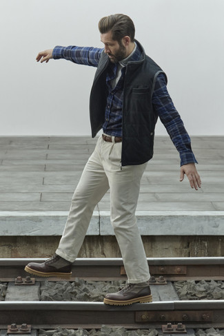 С чем носить серую шерстяную вязаную водолазку мужчине