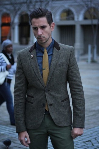 С чем носить серую мужскую брошь