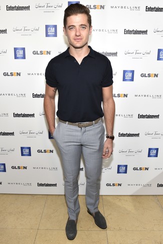 С чем носить серый кожаный ремень мужчине