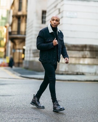 С чем носить серые кожаные ботинки мужчине