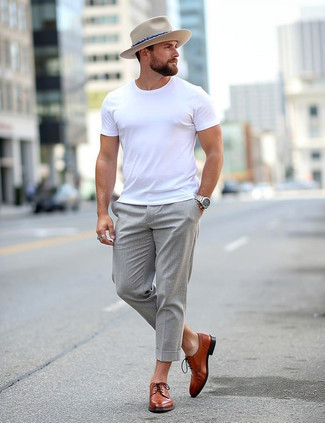 С чем носить серые льняные брюки чинос