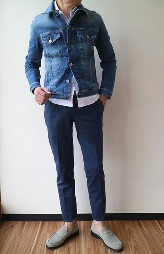 Какие классические брюки носить с серыми лоферами мужчине