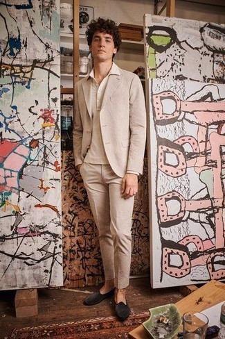 Какие костюмы носить с серыми лоферами