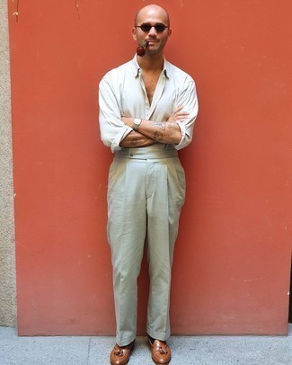 С чем носить серую рубашку с длинным рукавом мужчине