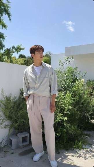 С чем носить серую рубашку с длинным рукавом мужчине