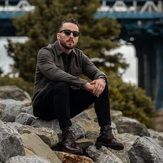 С чем носить серую рубашку с длинным рукавом мужчине