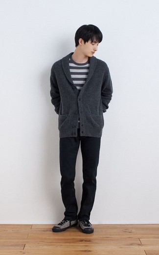 Какие кардиганы носить с серыми низкими кедами мужчине