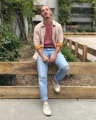 Какие джинсы носить с серыми низкими кедами мужчине