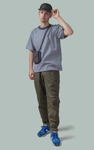 С чем носить серую сумку почтальона