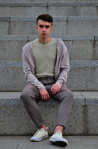 Какие брюки чинос носить с серым открытым кардиганом