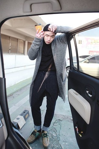 С чем носить серый открытый кардиган мужчине