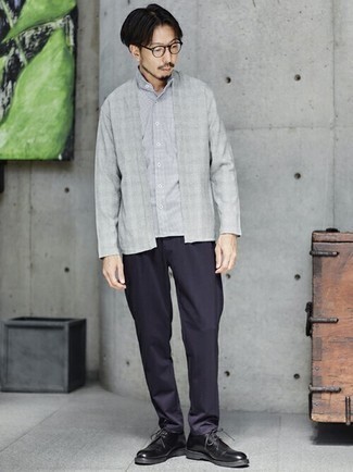 С чем носить серый открытый кардиган мужчине