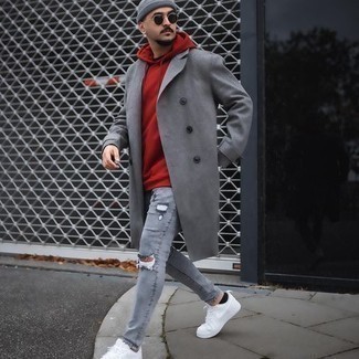 Как носить серое длинное пальто с серыми джинсами