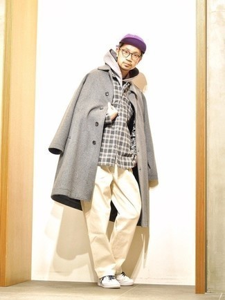 Какой худи носить с серым длинным пальто