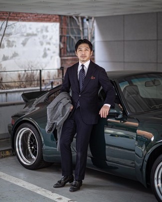 С чем носить серое длинное пальто