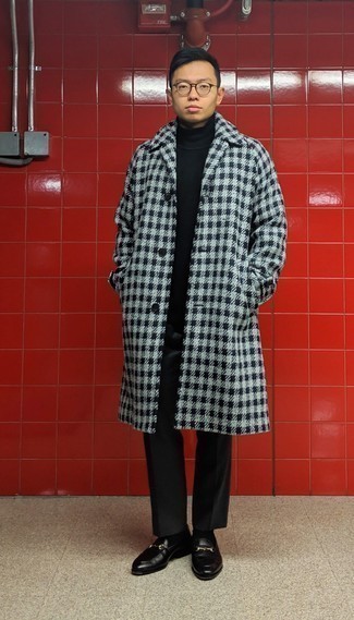 Какие лоферы носить с серым длинным пальто