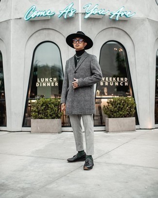 Какие лоферы носить с серым длинным пальто