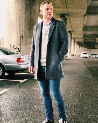 Какие свитшоты носить с серым длинным пальто