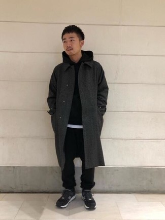 Какие спортивные костюмы носить с серым длинным пальто