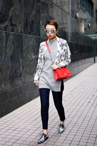 Какие косухи носить с серыми оксфордами женщине