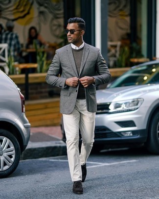 Как носить серый пиджак в шотландскую клетку с белыми брюками чинос